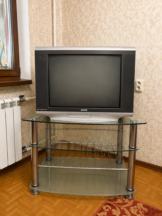 Телевизор Sanyo Б/у с подставкой .