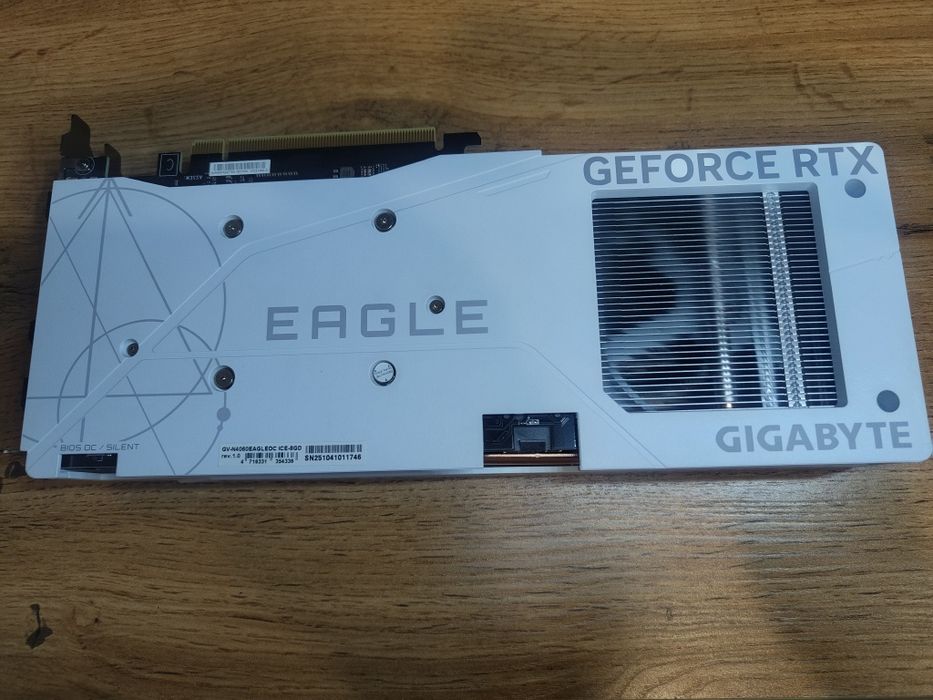 Видеокарта Gigabyte GeForce RTX 4060 EAGLE OC ICE 8G