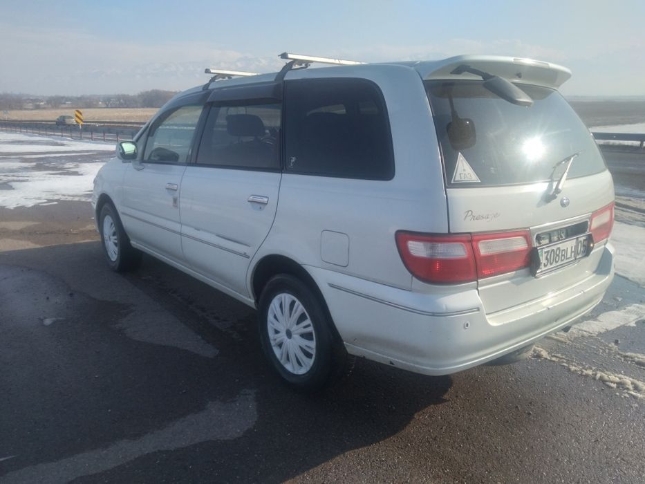 Ниссан присаж 2000г