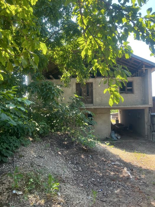 Casa-Vila de vanzare