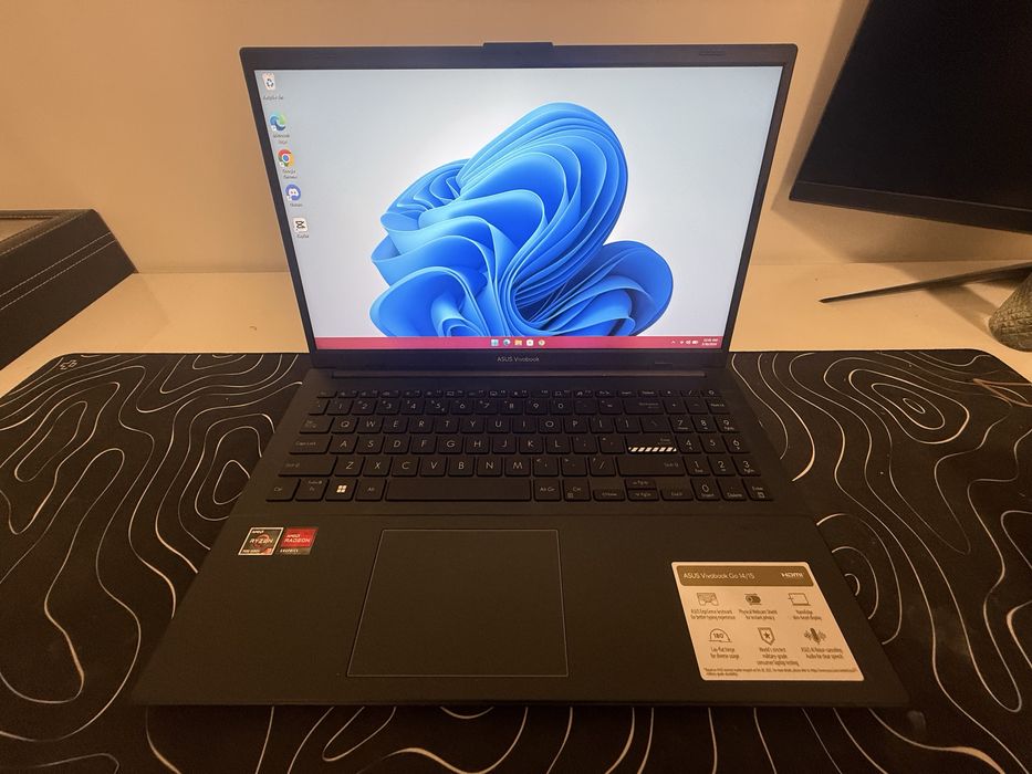 Laptop ASUS L1504F – rapid, stare foarte bună, perfect pentru școală/birou