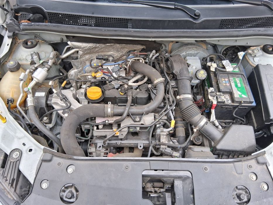 Dacia logan 2023 1.0 TCE , schimb cu toyota auris 1.8 hibrid  min 2016