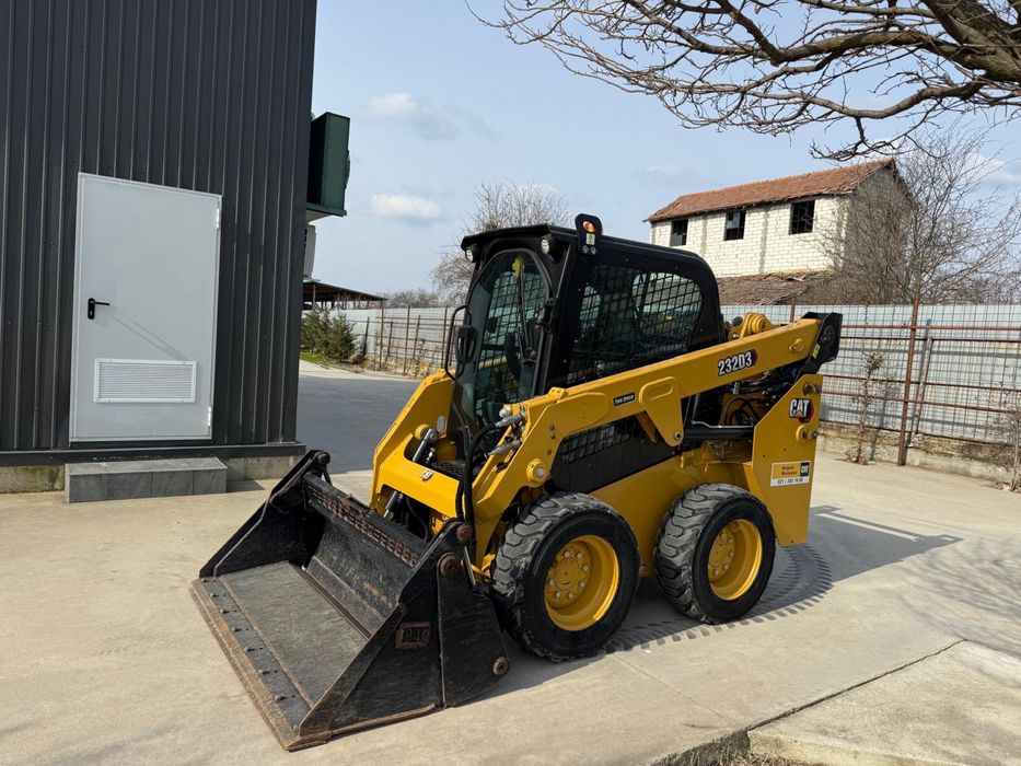 Bobcat  caterpillar  232D3