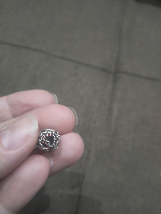 Vând charm din argint Pandora