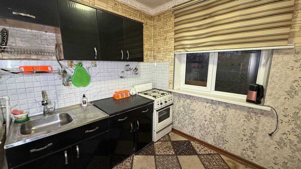 Фрунзиский Cитора кафеси 4 қаватда 2 хонали квартира сотилади.ID: 1572