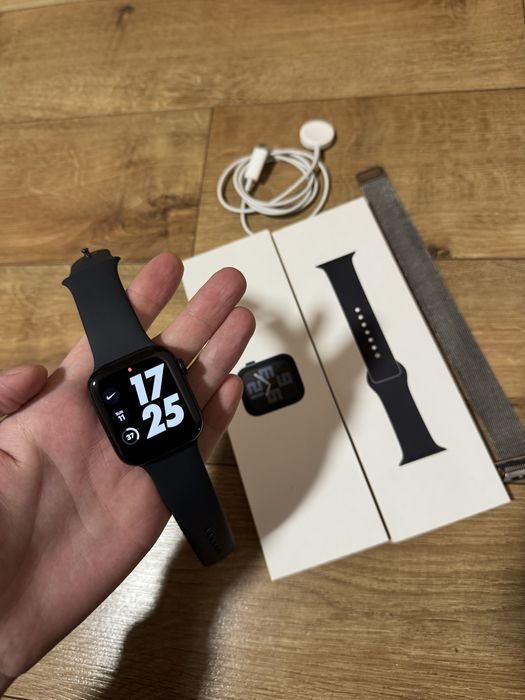 Apple Watch SE 2022 GPS, Midnight Aluminium 44mm, 100%baterie