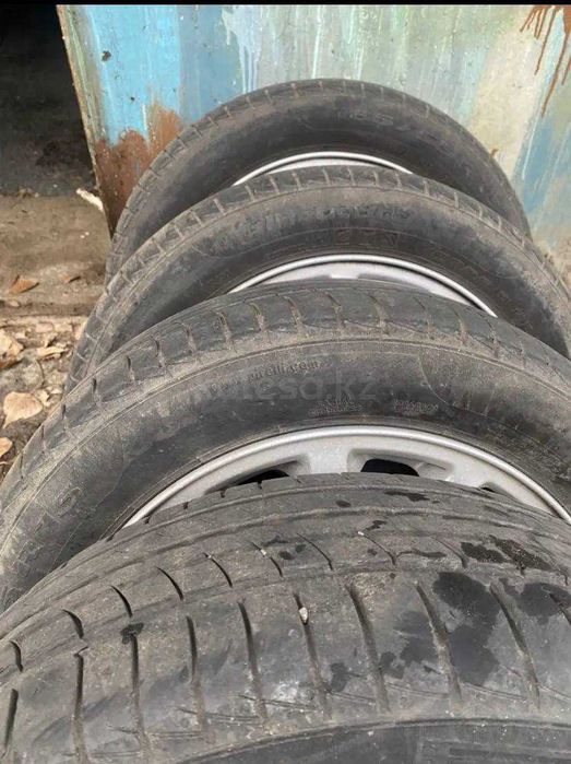 комплект дисков с летней резиной