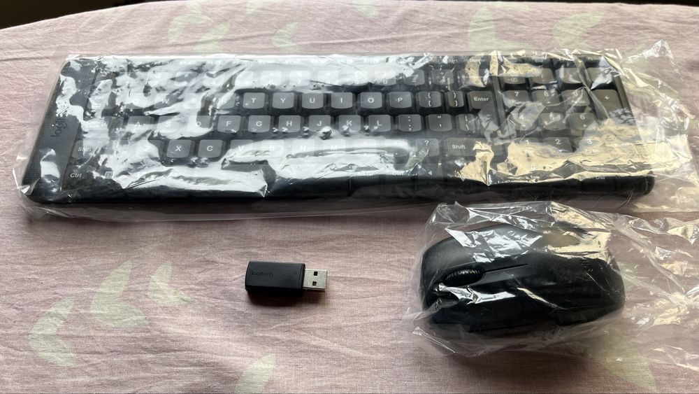 Tastatura si mouse Logitech MK220