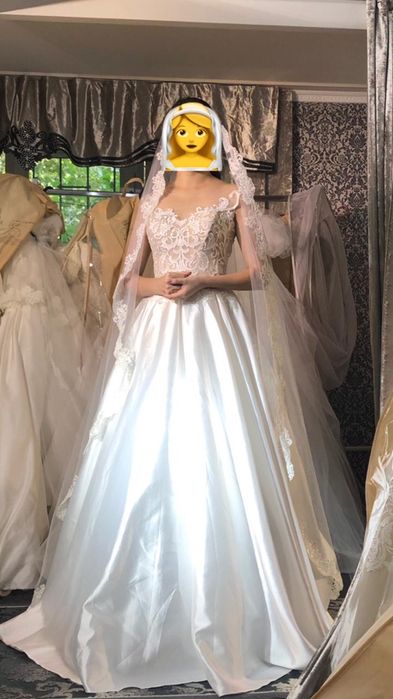 Шикарное свадебное платье от бренда Raziya. Дорогие кружева и атлас