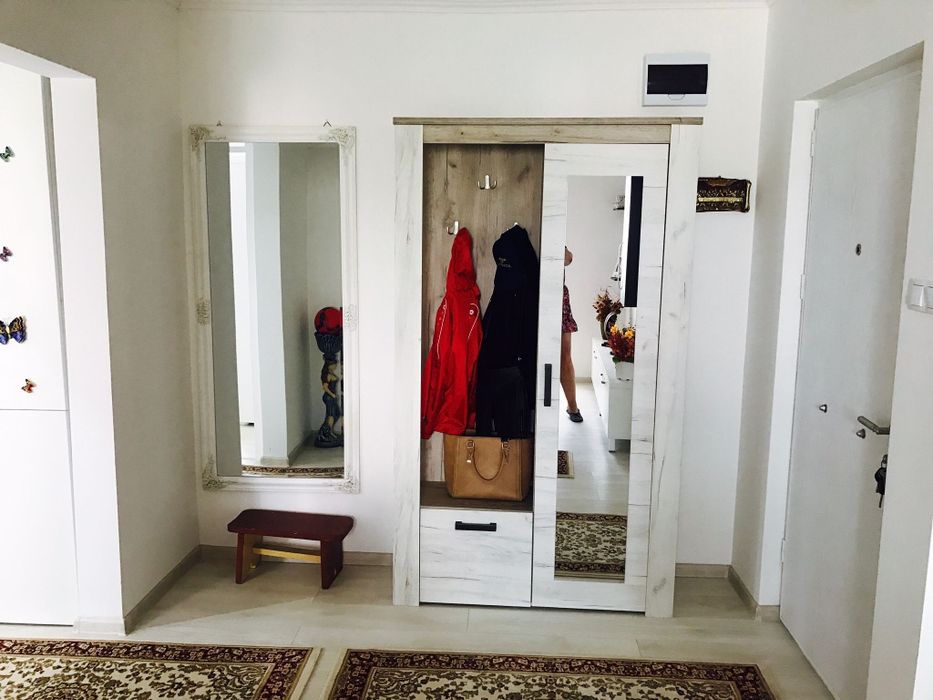 Închiriez apartament două camere