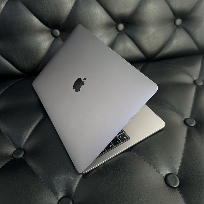 Apple MacBook Pro M1 2020 года в хорошем состояние