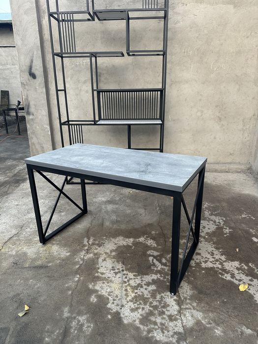 Стол в стиле лофт