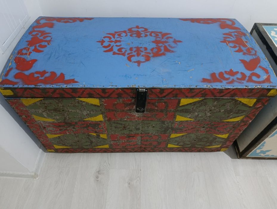 Сундуки старинные