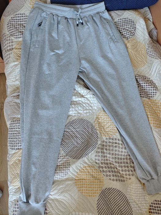 Продавам чисто нов анцуг!