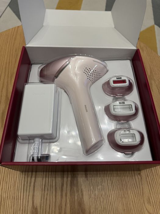 Фотоепилатор IPL Philips Lumea BRI958/00