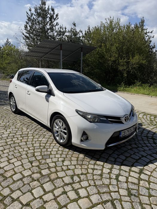 Toyota Auris 2.0 D4D 124 к. с.