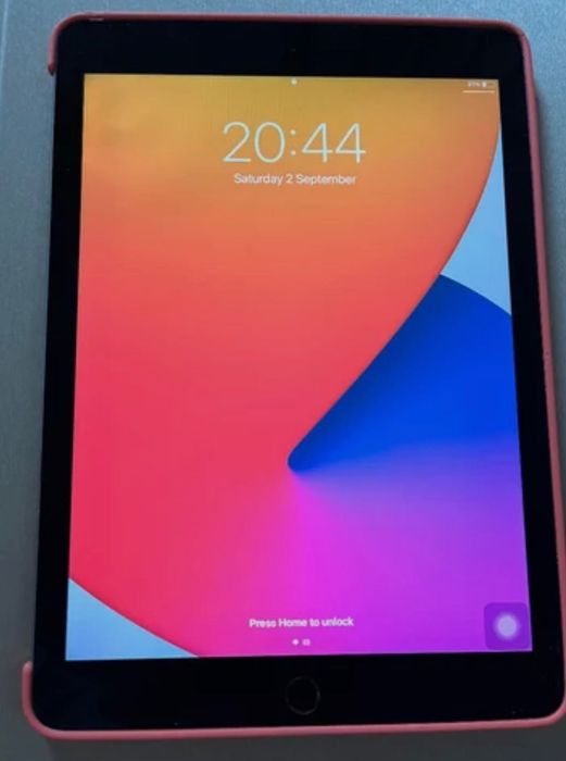 iPad Pro 9.7 inch с оригинален калъф