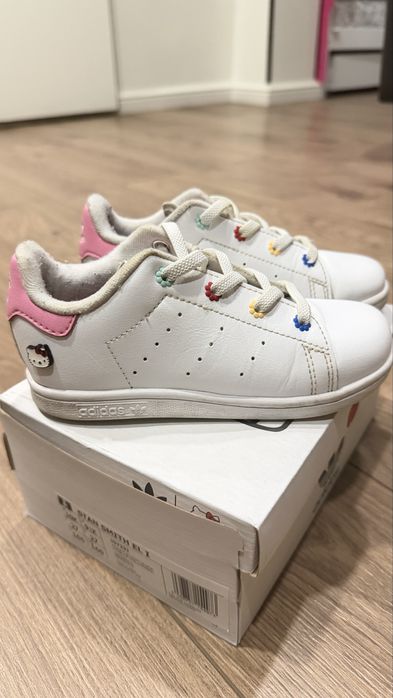 Детстке кроссовки Adidas Hello Kitty