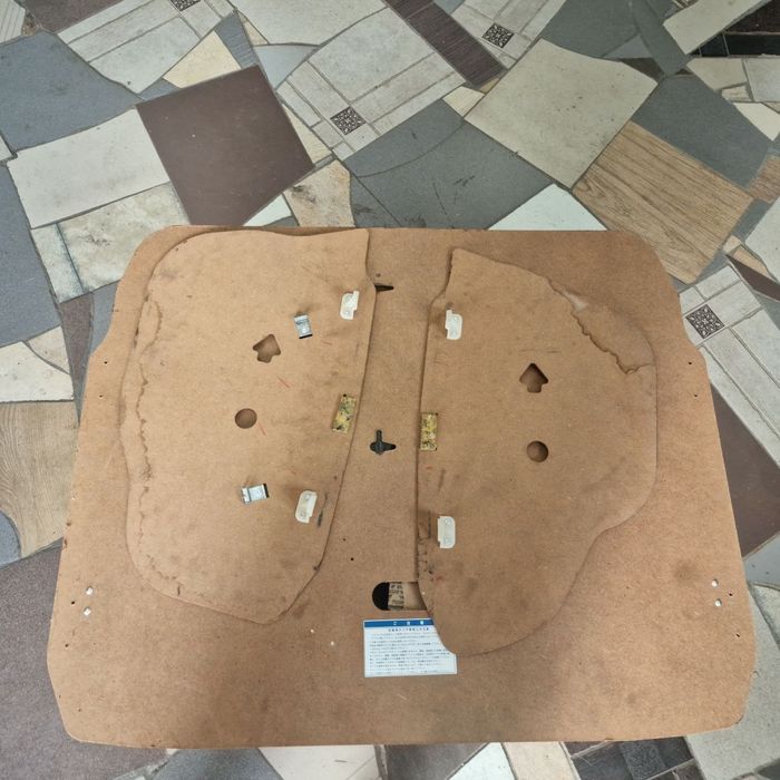 Продам пол в нишу багажника марк 2 90