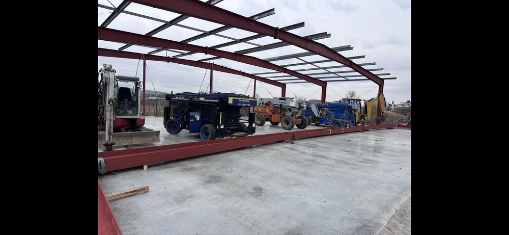 Hala de vanzare cu chiriasi termen lung