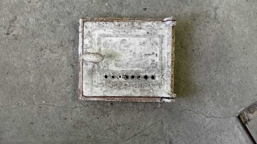 Дверца чугунная 29×25 см