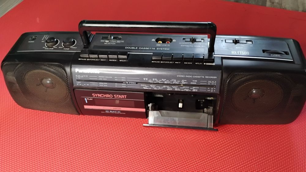 Двукасетъчен радио касетофон Panasonic