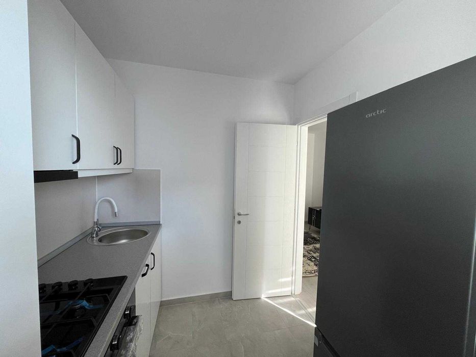 Inchiriez garsoniera Complex Hils Brauner, 3 min de metrou, complet mobilata si utilata