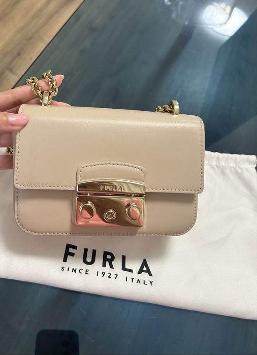 Чанта Furla бежова оригинал