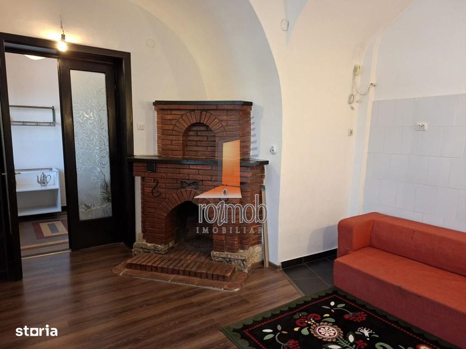 Apartament 3 camere in vila, etajul 1S+P+1+M, zona Stefan cel Mare