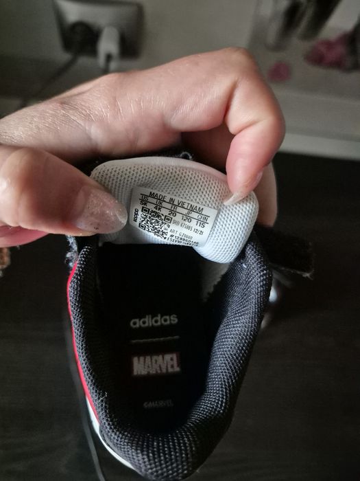 Adidași Adidas, mărimea 20.