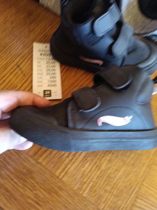 Adidași pentru copii cu scai mărimea 29