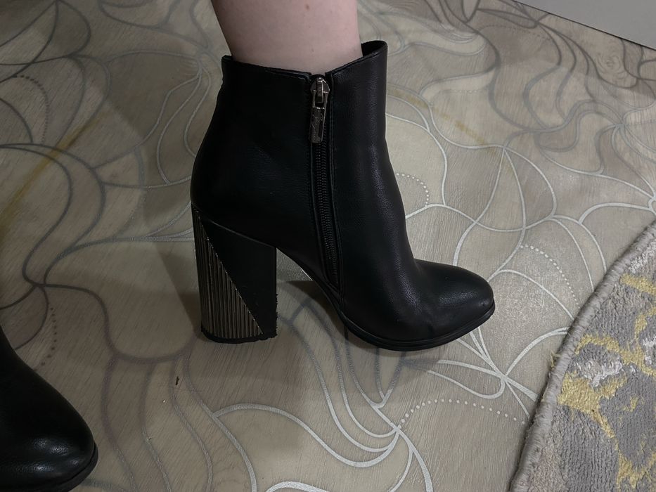 Продам женские сапожки