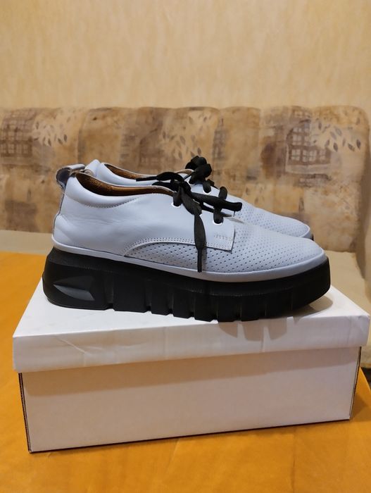 Обувки на платформа