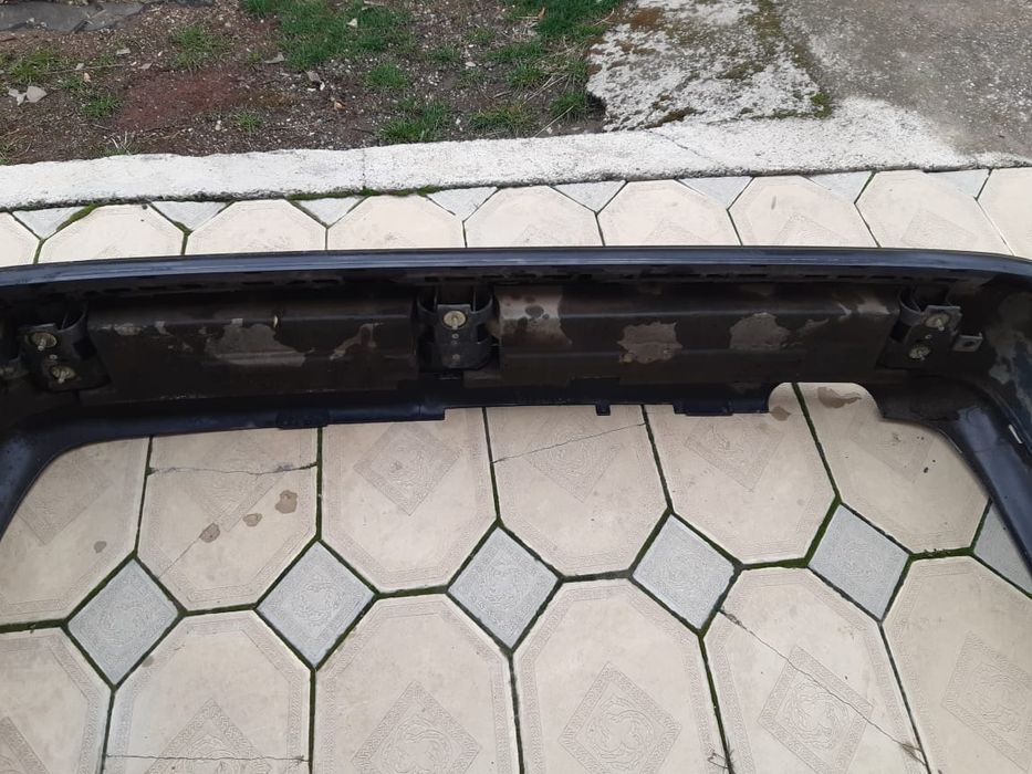 Продам задний бампер на мерседе w202.