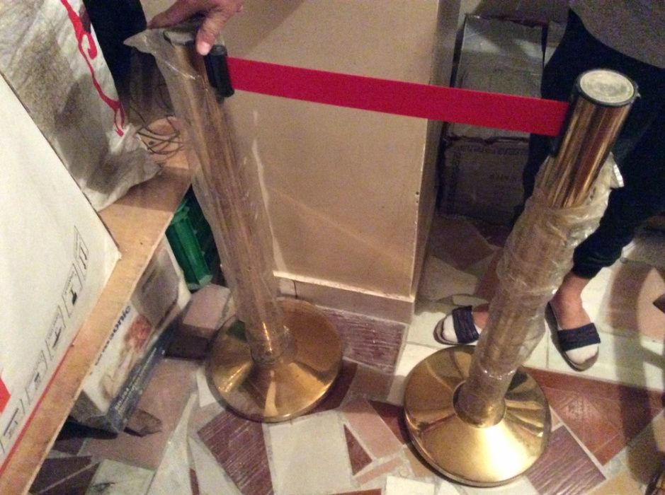 Стойки оградительные для кафе и баров .цена за одну пару.