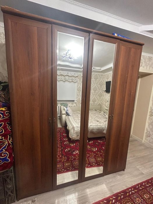 Срочна продам шкаф