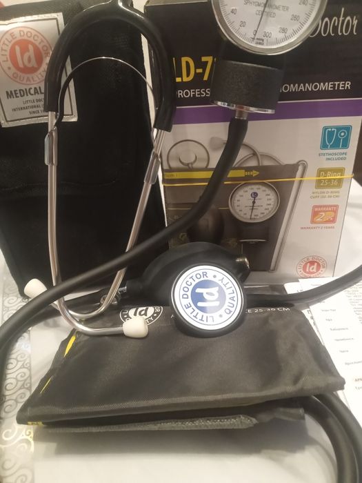 Прибор для кварцевания, Тонометр медицинский.