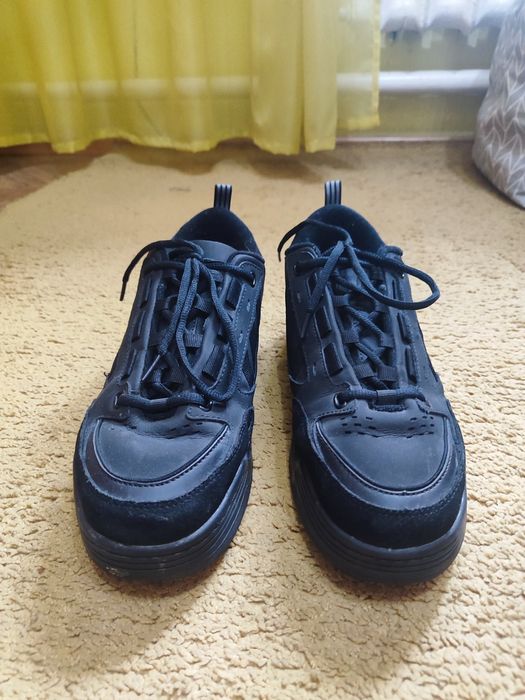 Продам кроссовки Adidas