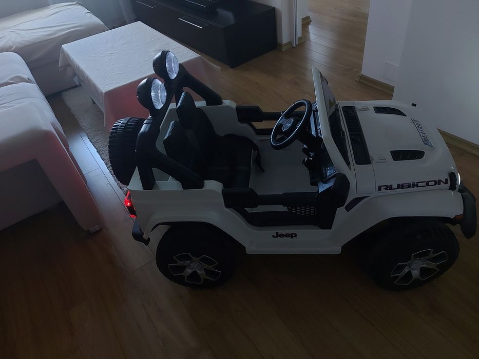 Masinuta electrica 4x4 Jeep Wrangler RUBICON