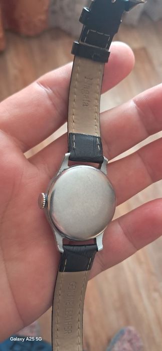 Продам механические часы Победа