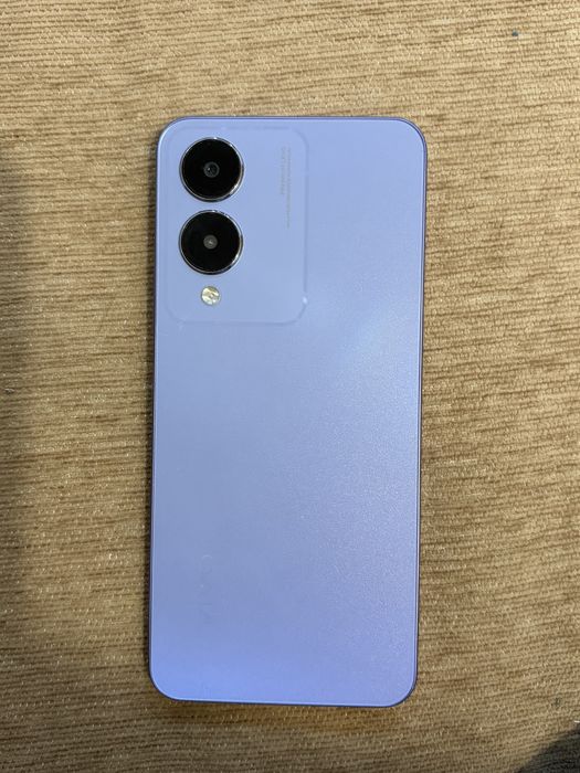 Продается телефон Vivo Y17s