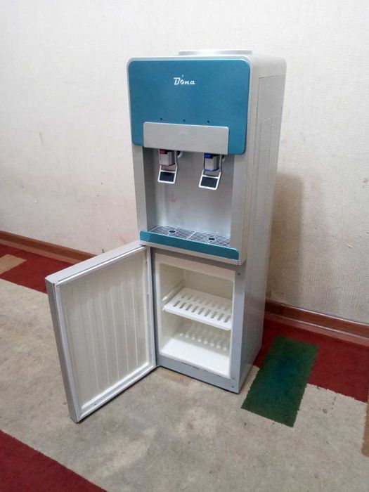 Кулер совук ва иссик сув учун куп ишлатилмаган яхши ишлидиган холатда!