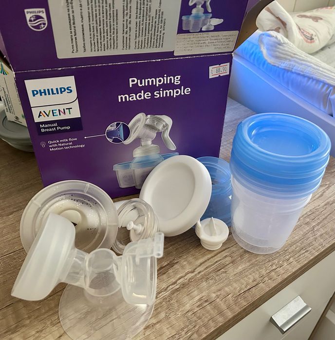 Philips AVENT Ръчна помпа за изцежане Natural Motion с контейнери VIA