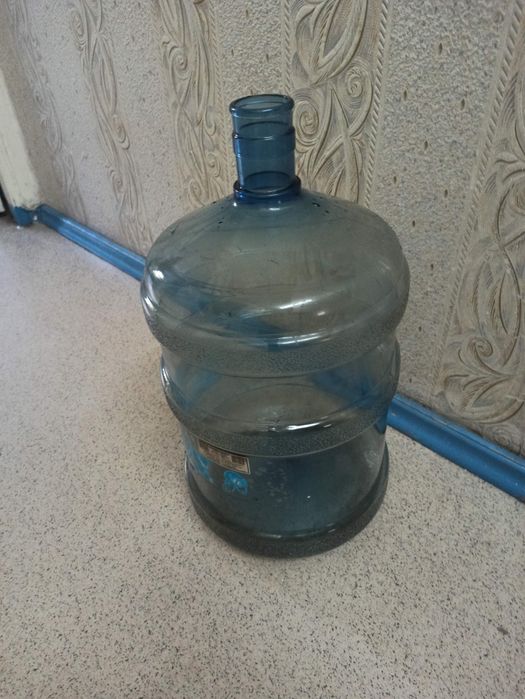 Бутылки для диспенсера 20л