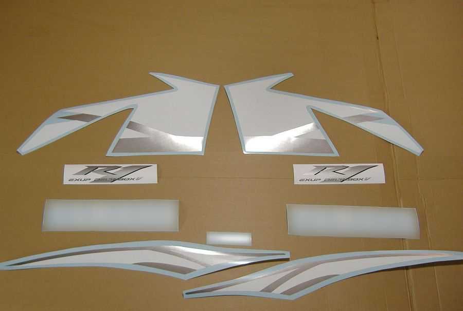 Стикери Yamaha R1 трето поколение 2004г-2006 лепенки Ямаха р1 rn12 yzf