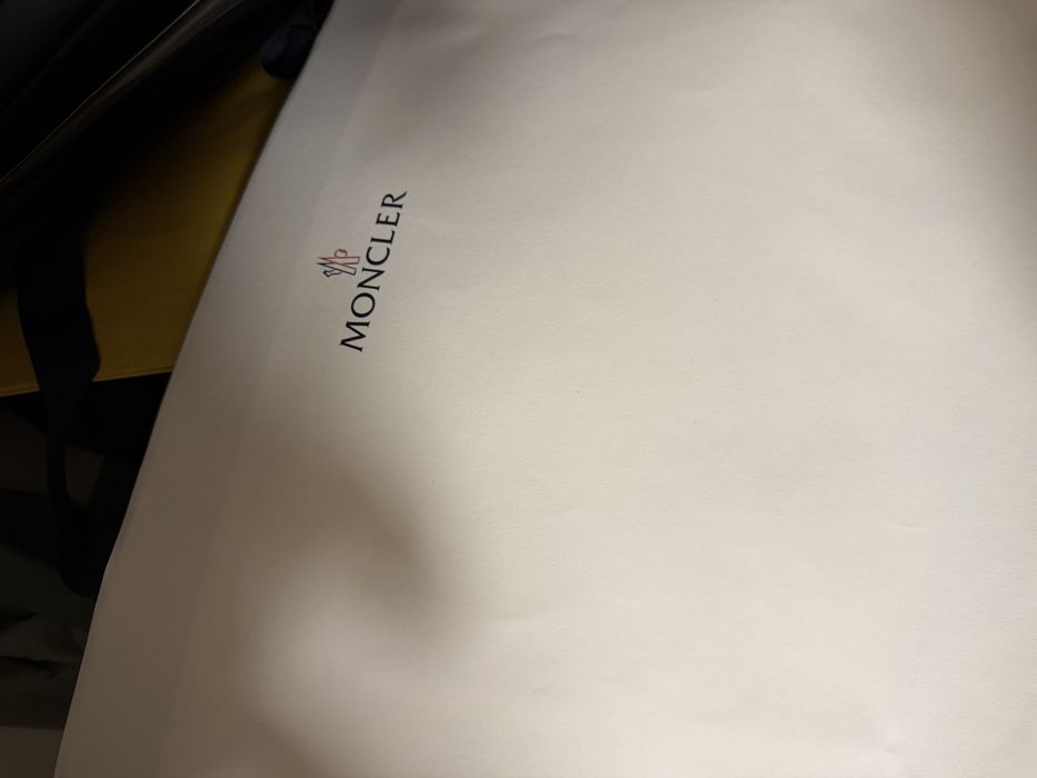 Moncler куртка оригинал