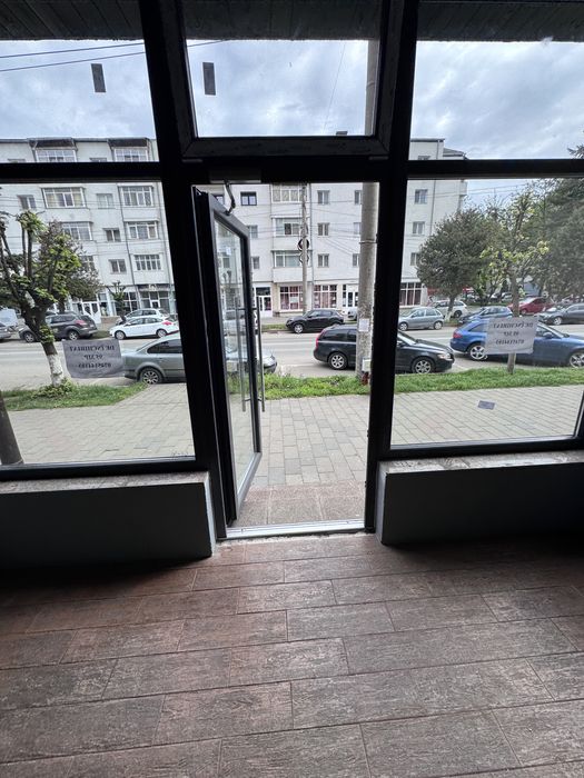 Vând spatiu comercial 85 mp, Botosani, Primăverii, la stradă