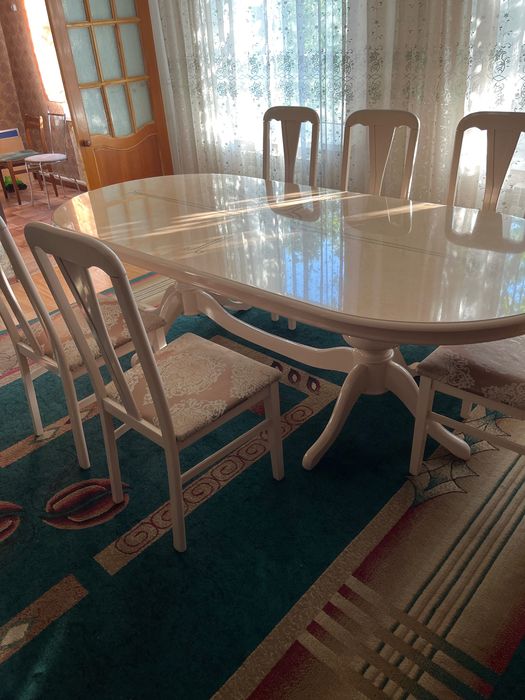 Стол обеденный большой