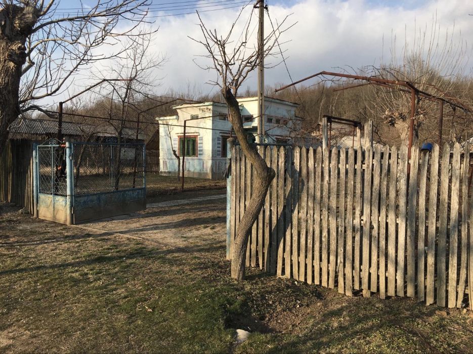 2.765 mp /Casă plus teren – Mereni, Comuna Bărăști, Jud. Olt/ Pitesti-Slatina