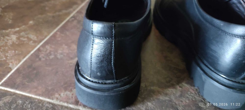 Продам мужские кожаные туфли